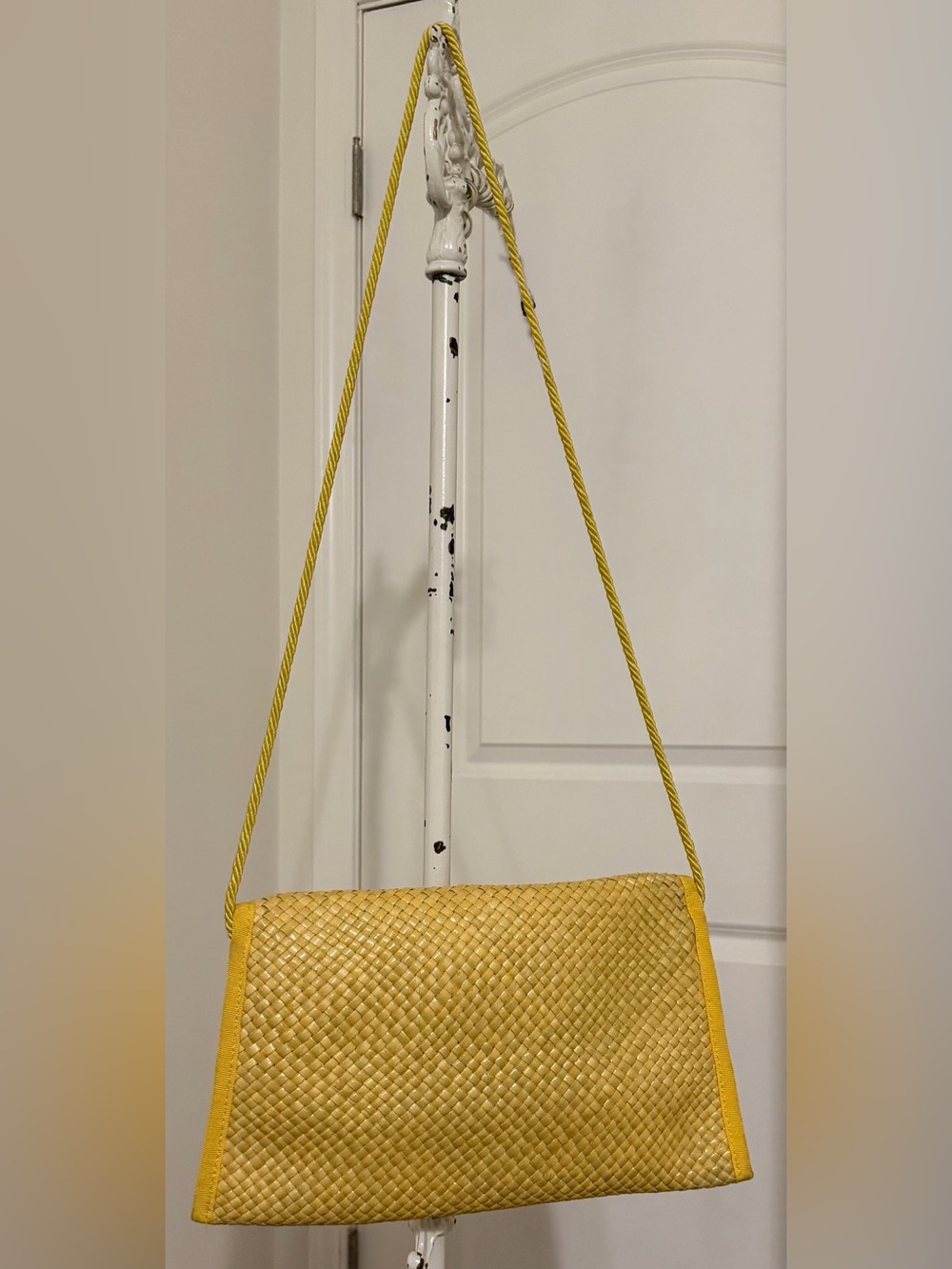 Vintage Liz Claiborne Yellow Woven Raffia Crossbody Clutch 80s Made In Italy - Picture 3 of 10